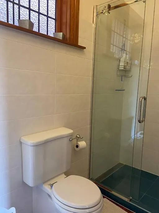 Beautiful Central Executive Home Wellington 0*,